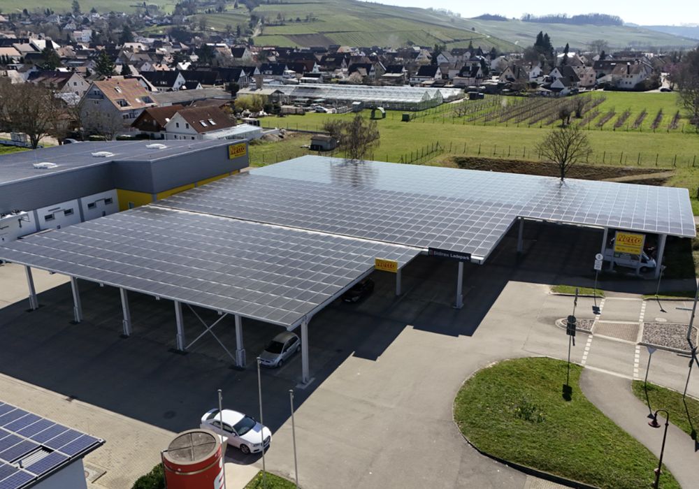 Carport mit Photovoltaikanlage der BIDIREX GmbH